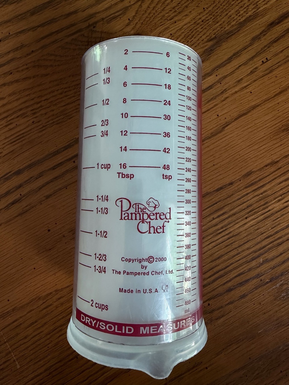 Pampered Chef Clear Measuring Cup with Red and Blue Markings